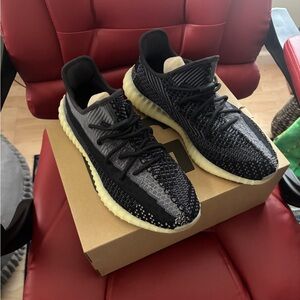 adidas Yeezy Boost 350 V2 with box